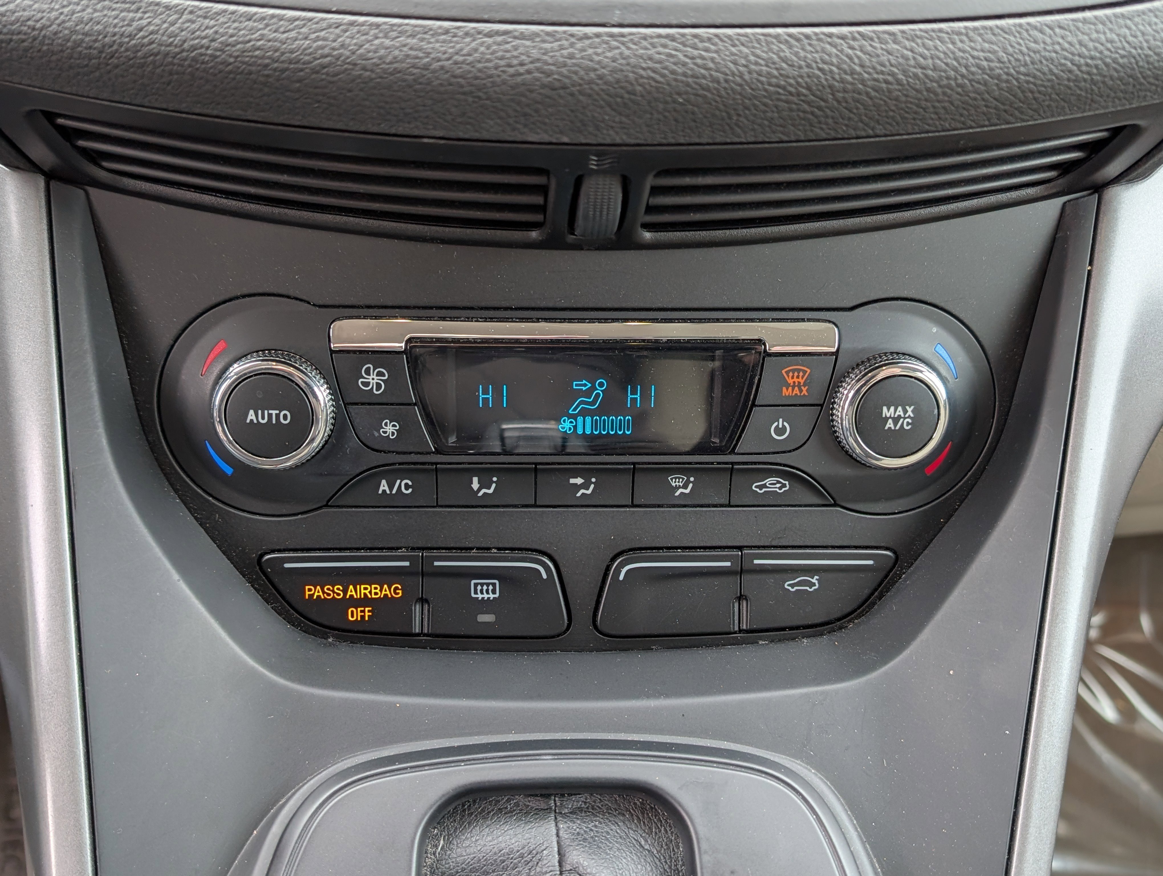 Used 2015 Ford Escape SE w/ Equipment Group 201A image 25