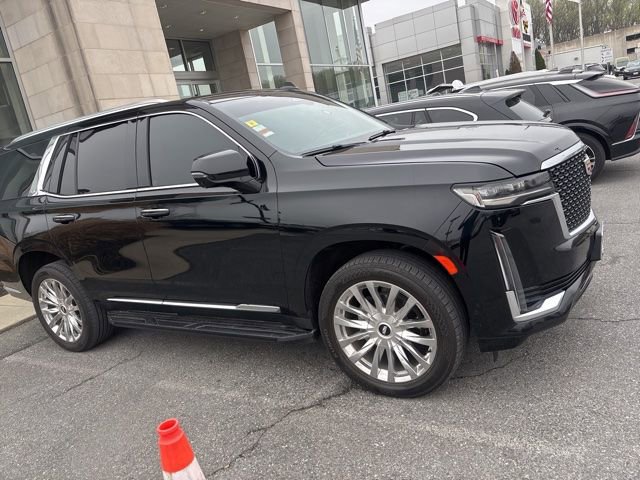 Used 2023 Cadillac Escalade Premium Luxury image 2