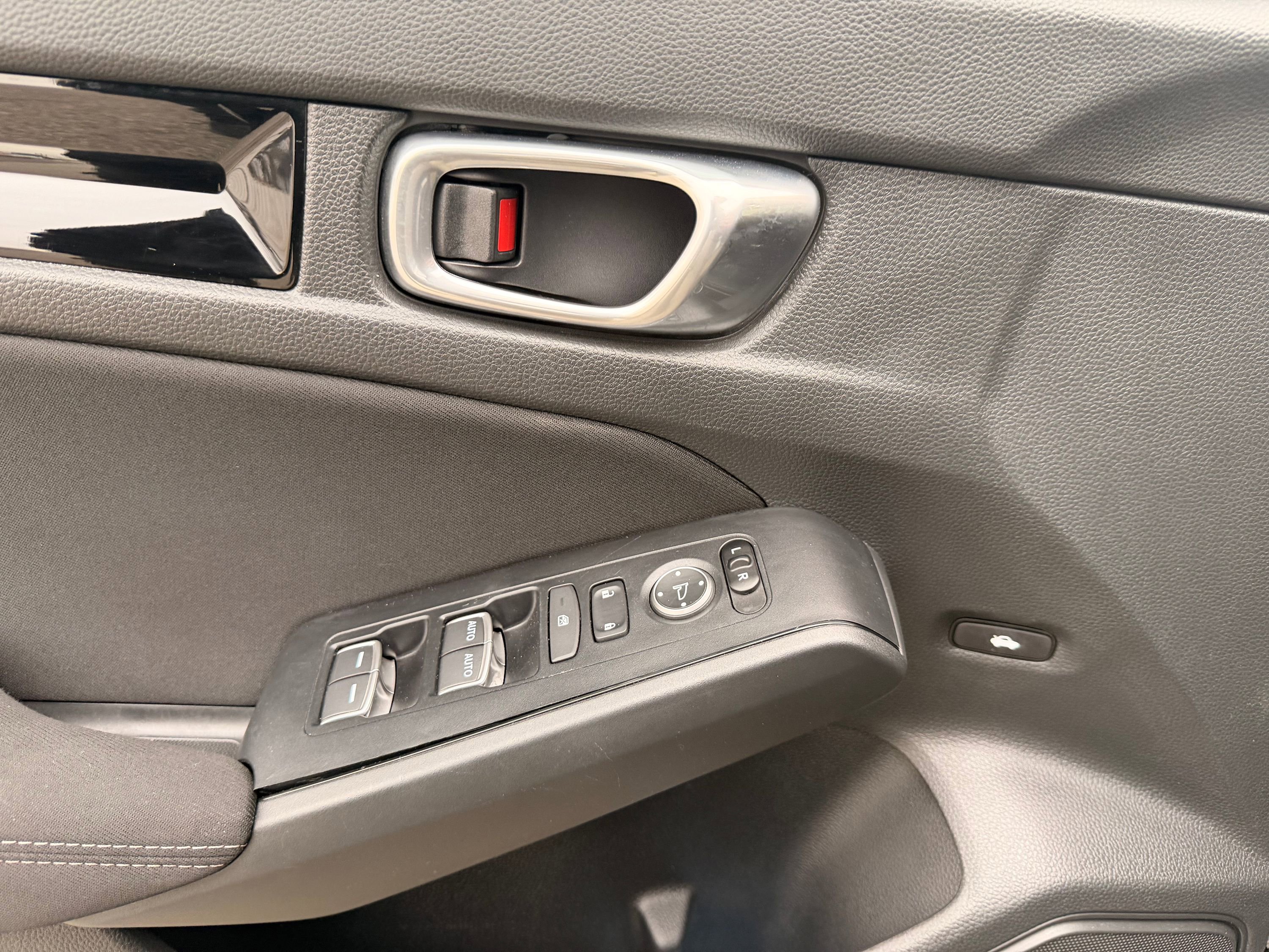 Used 2023 Honda Civic EX image 17