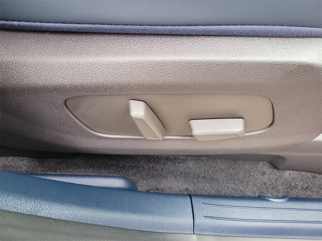 New 2026 Kia Carnival EX image 9