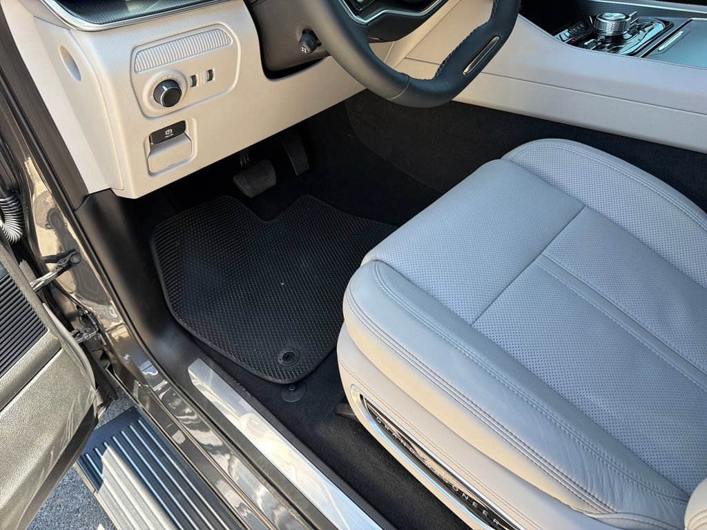 New 2026 Jeep Grand Wagoneer Summit w/ Premium Group III AWD/4WD image 19