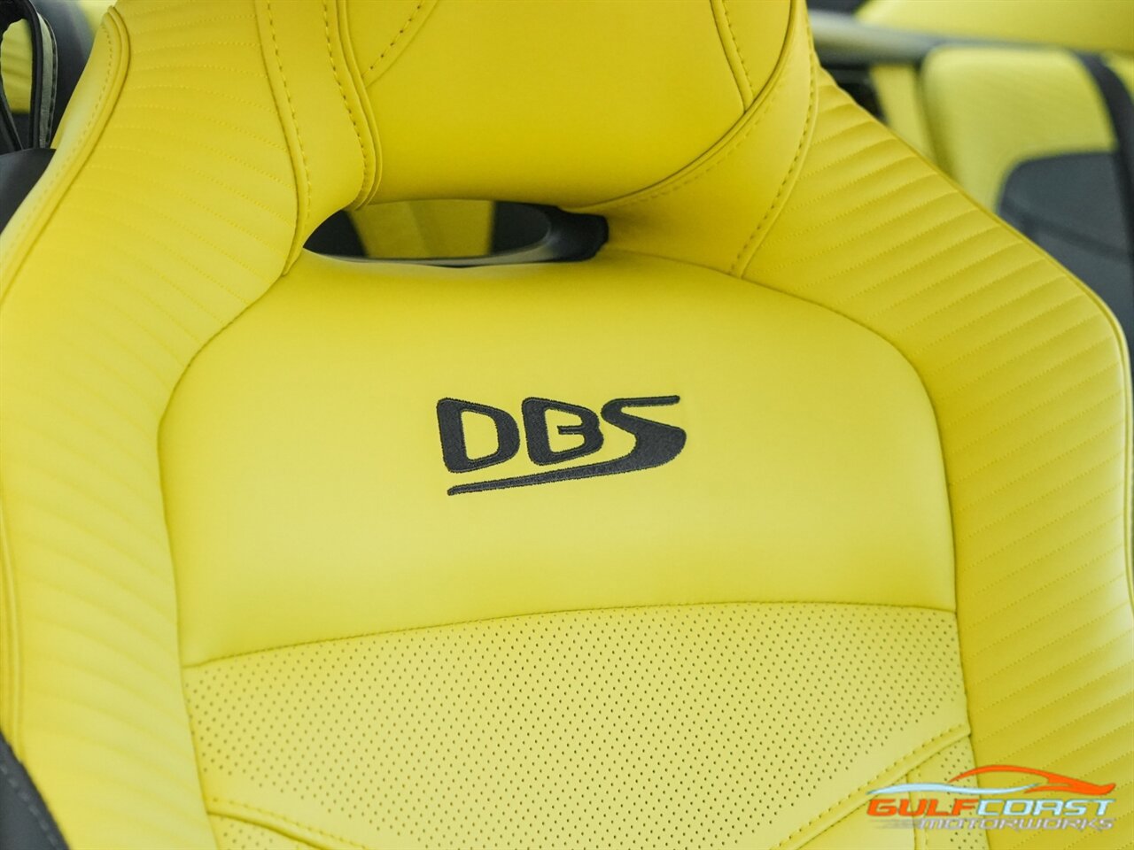 Used 2023 Aston Martin DBS Coupe RWD image 37