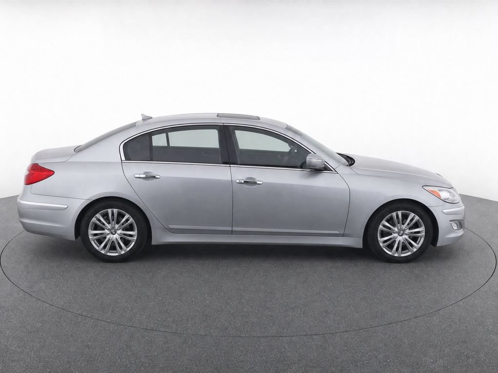 Used 2012 Hyundai Genesis 3.8 w/ Premium Pkg RWD image 11