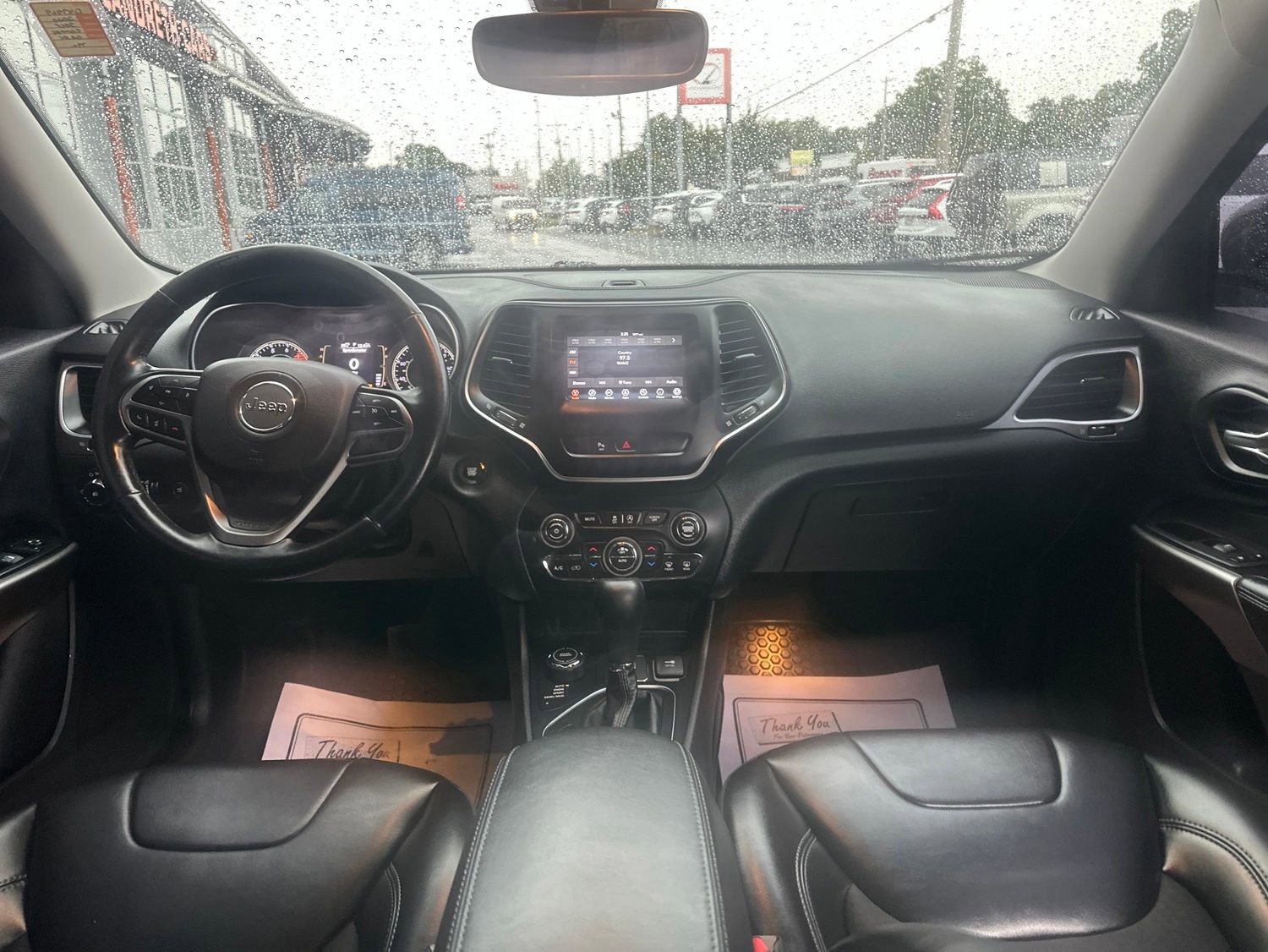 Used 2020 Jeep Cherokee Latitude Plus w/ Cold Weather Group AWD/4WD image 12