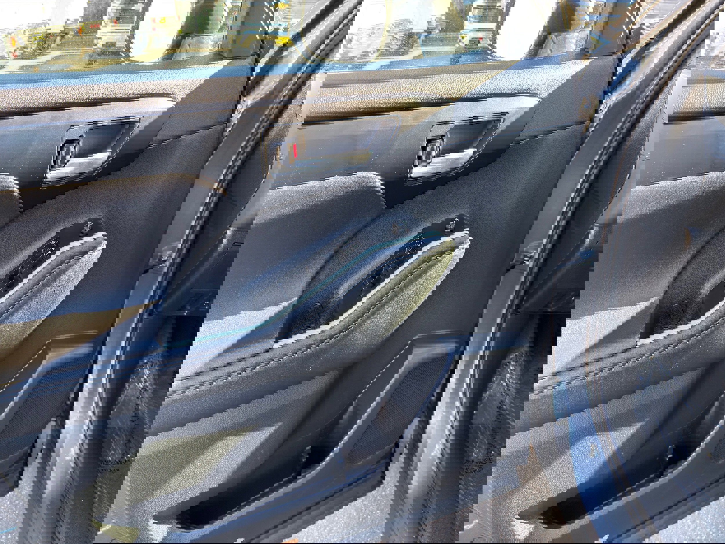 Used 2024 Toyota Highlander XLE image 23