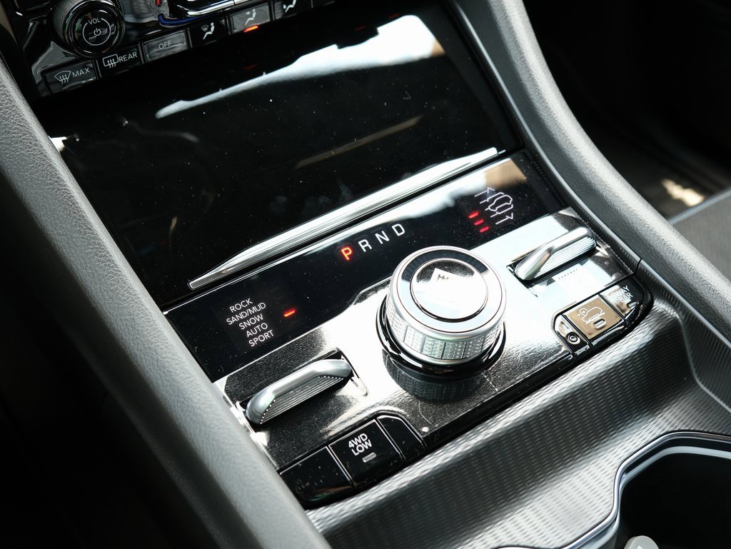 Used 2024 Jeep Grand Cherokee Trailhawk w/ Luxury Tech Group III image 26