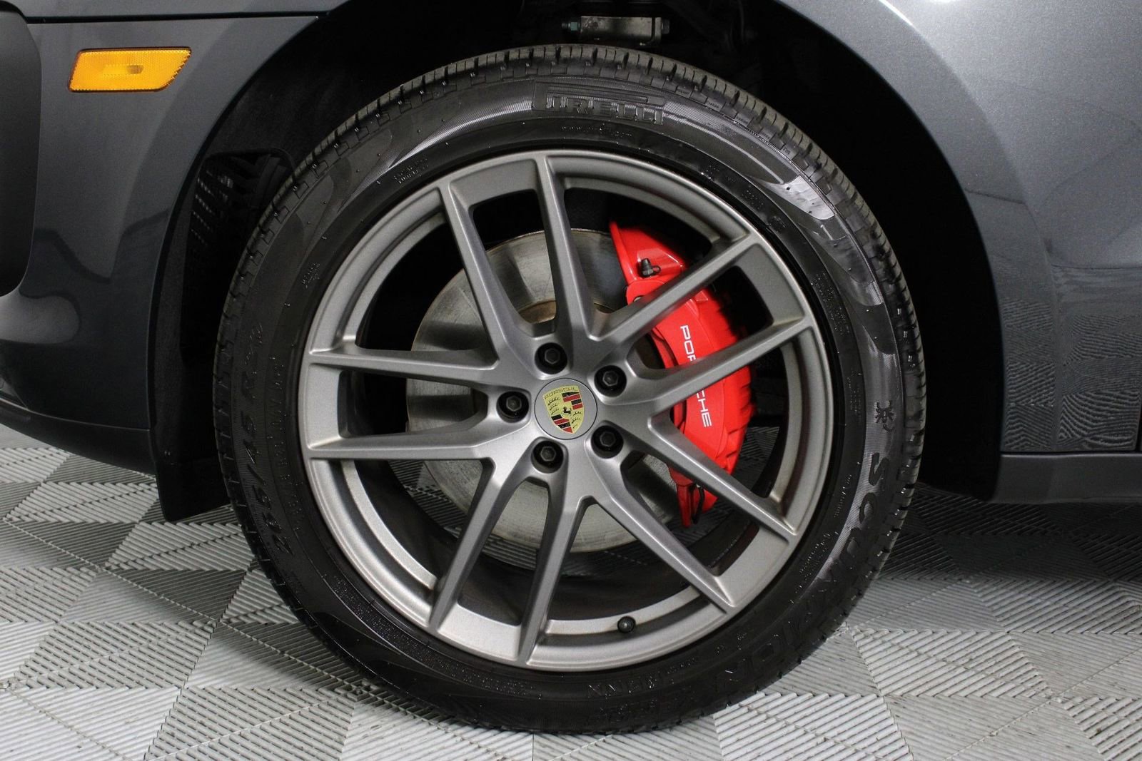 Certified 2025 Porsche Macan S image 30