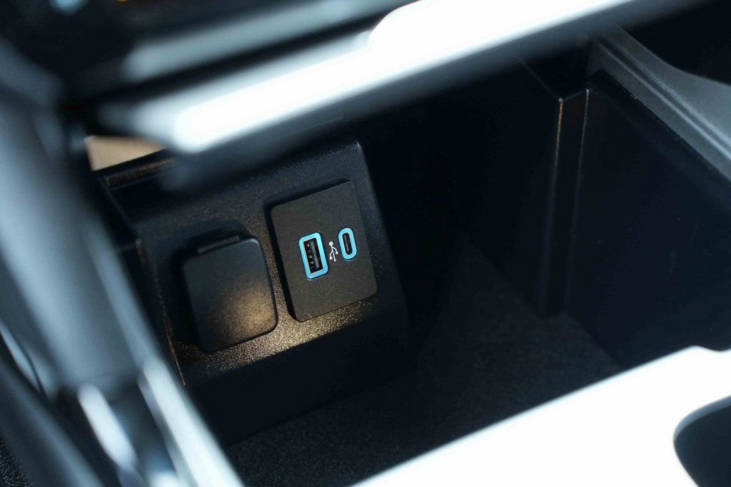 Used 2023 Ford Explorer ST-Line image 34