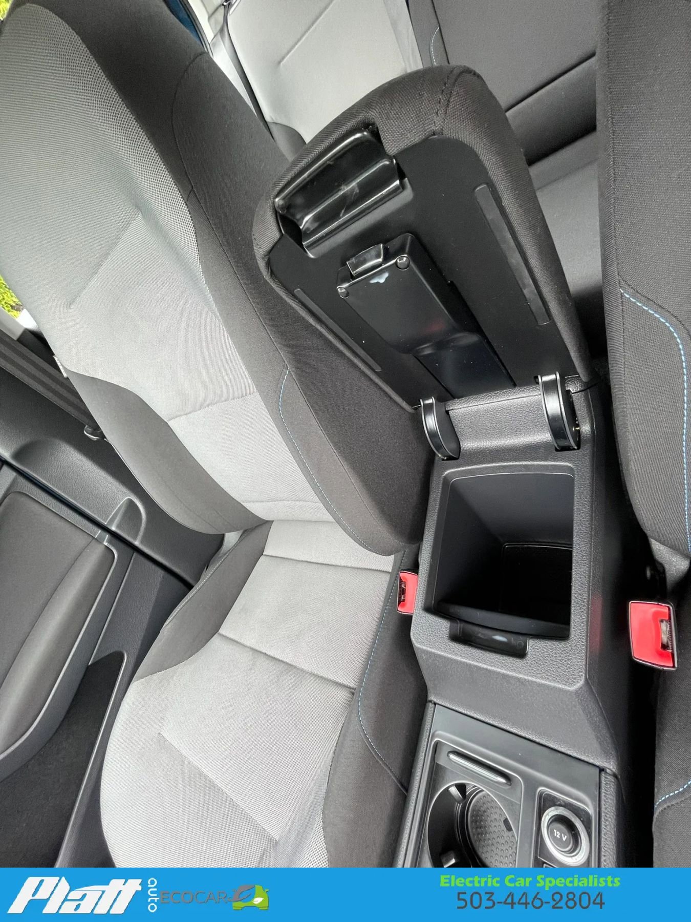 Used 2016 Volkswagen e-Golf SE w/ DC Fast Charging Package FWD image 28