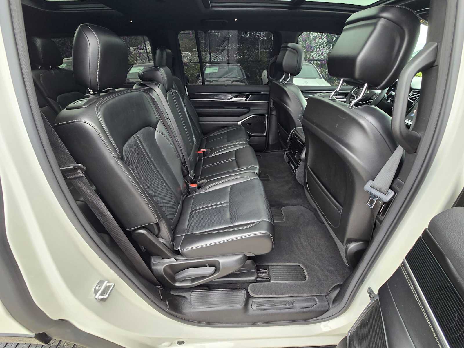Used 2022 Jeep Wagoneer Series I w/ Convenience Group I RWD image 12