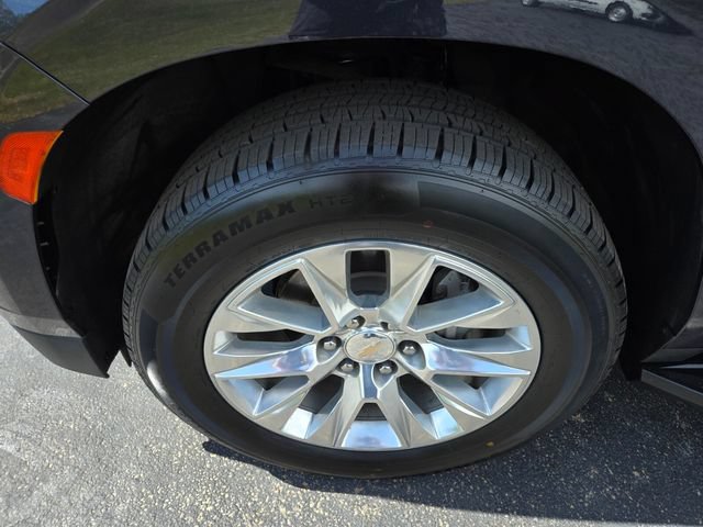 Used 2023 Chevrolet Suburban Premier AWD/4WD image 23