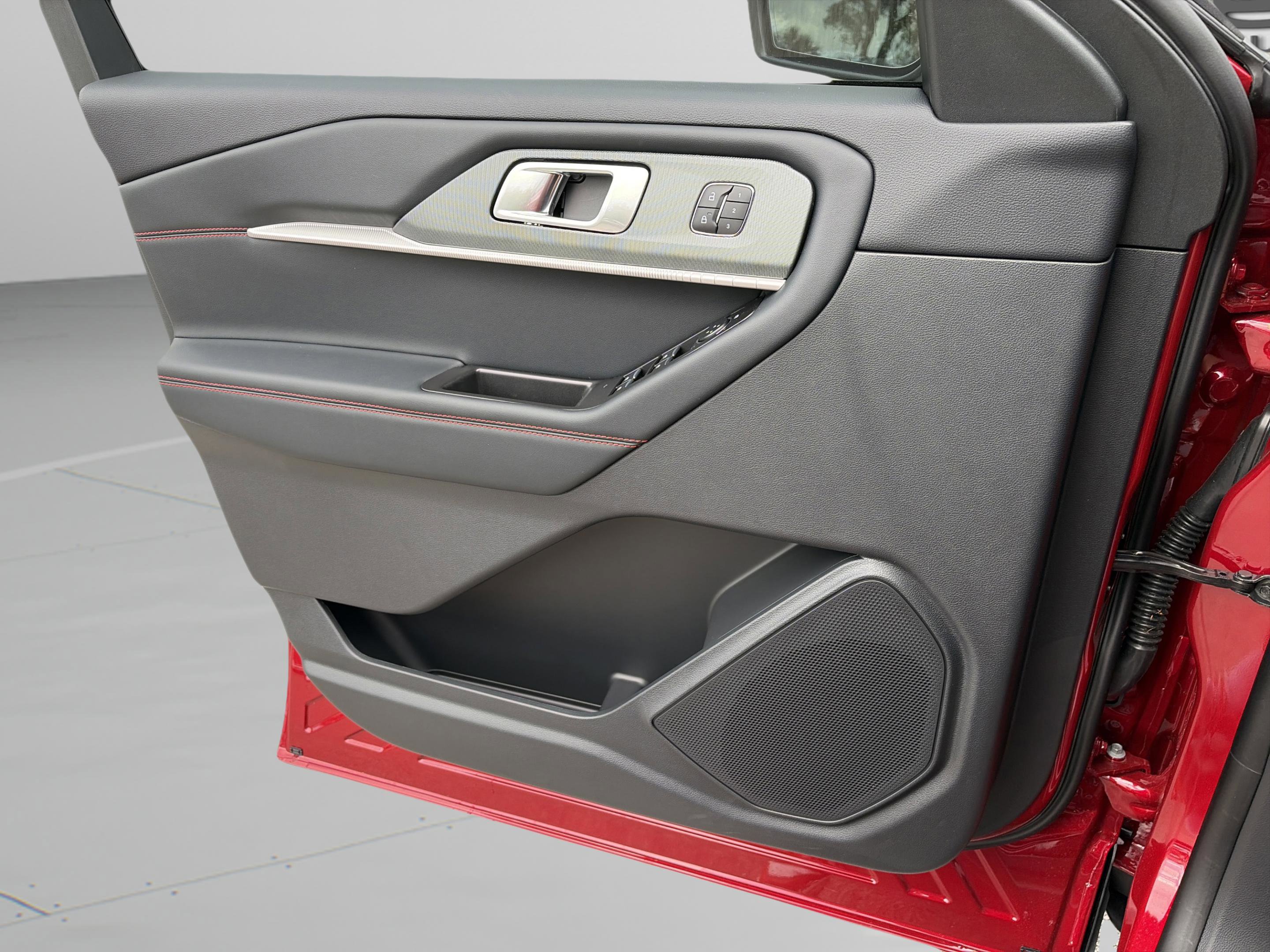 New 2026 Ford Explorer ST-Line w/ ST-Line Street Pack RWD image 15