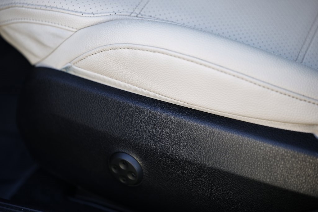 Used 2023 Mercedes-Benz C 300 4MATIC Sedan w/ Exclusive Trim Package image 25