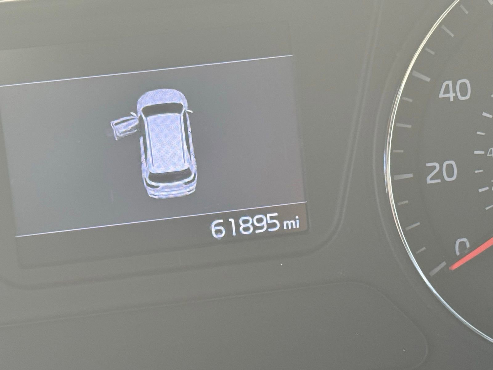 Used 2019 Kia Sorento S image 10