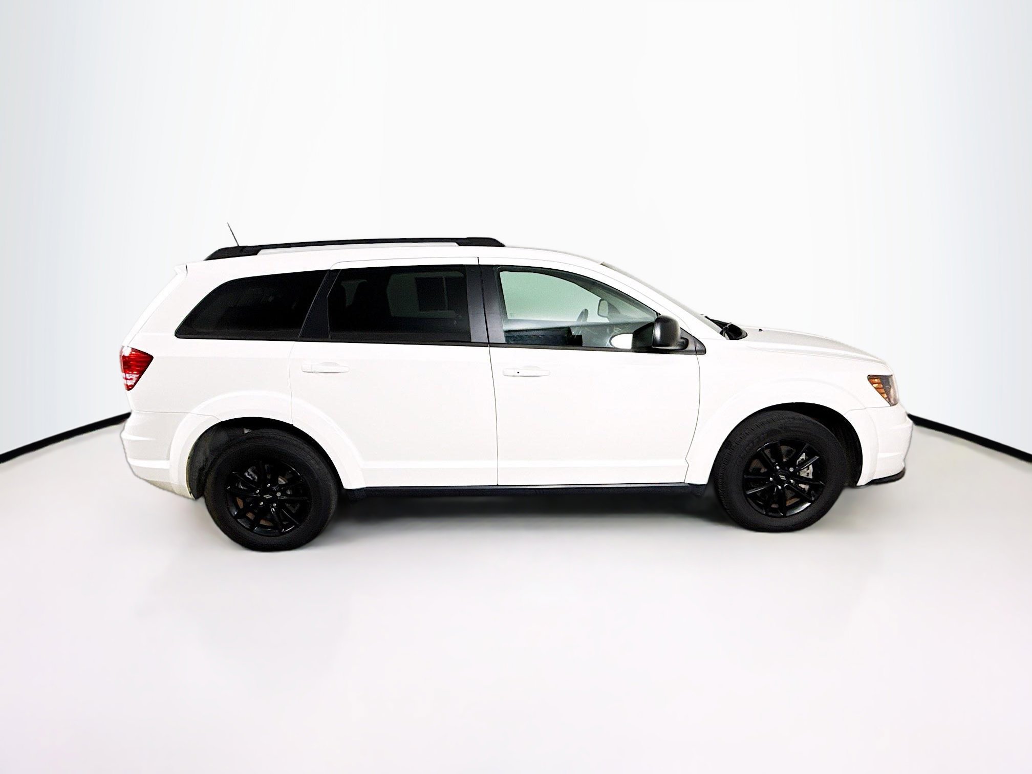 Used 2020 Dodge Journey SE w/ SE Popular Equipment Group image 2