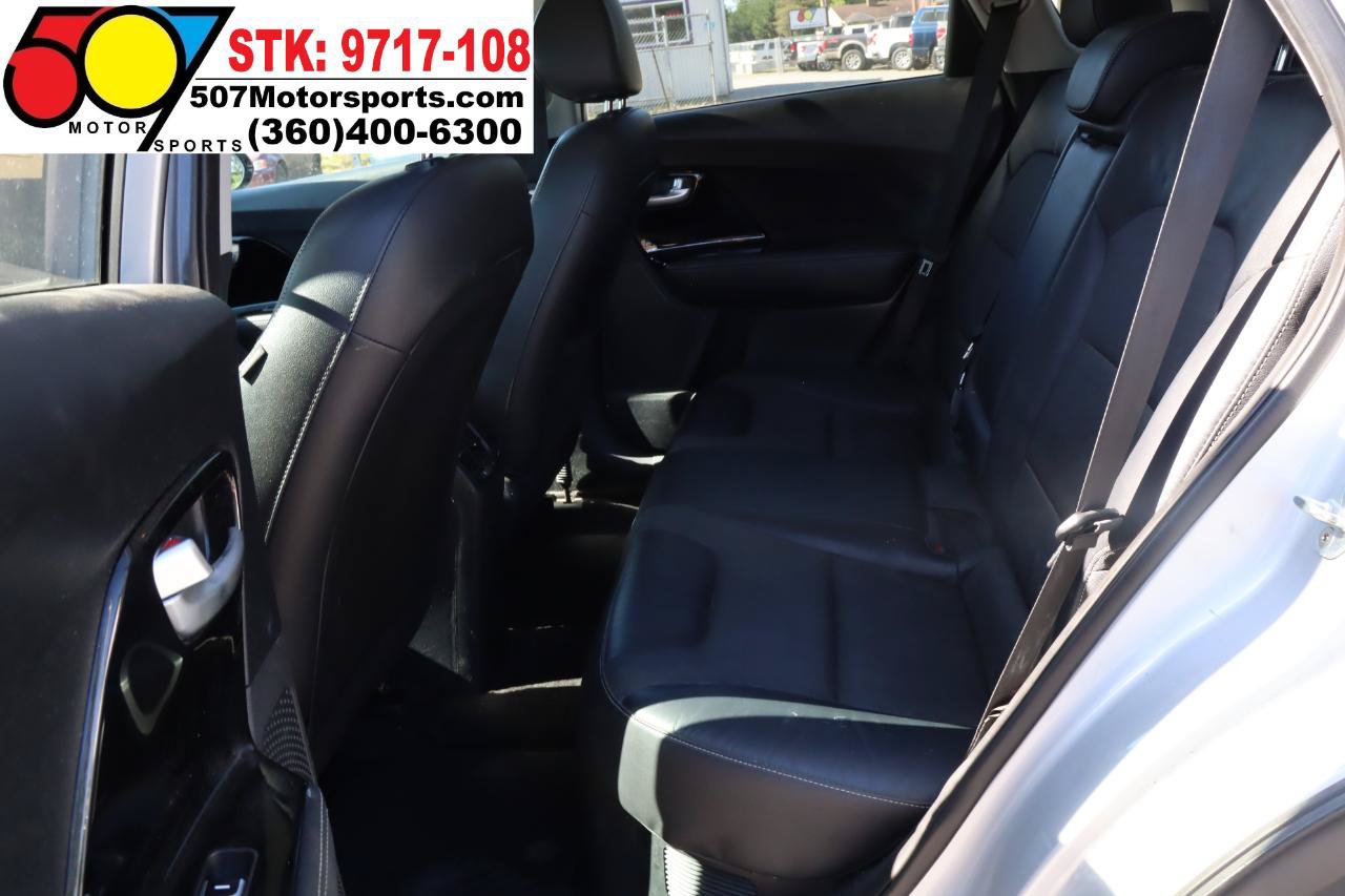 Used 2017 Kia Niro EX FWD image 15