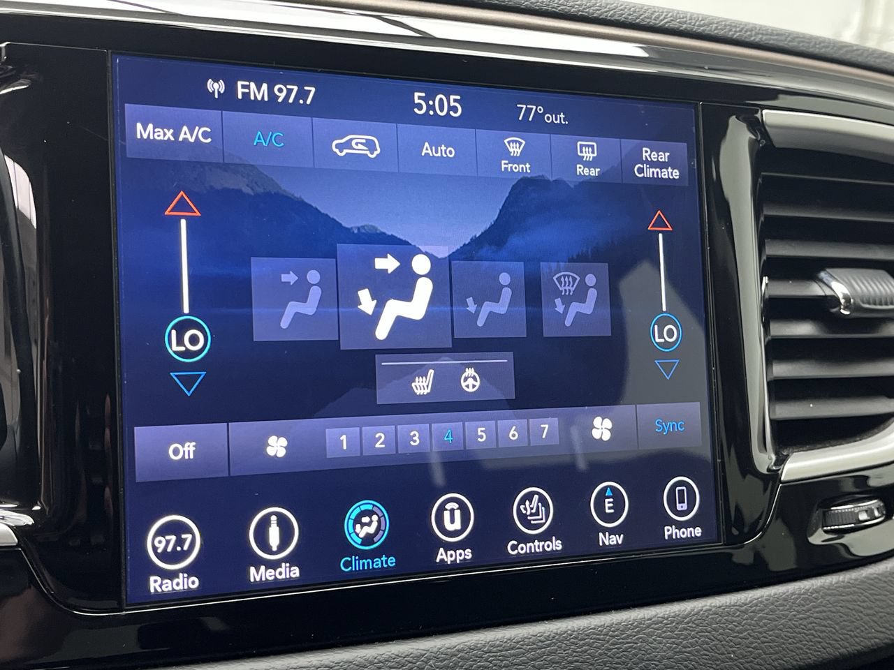 Used 2019 Chrysler Pacifica Touring-L FWD image 20