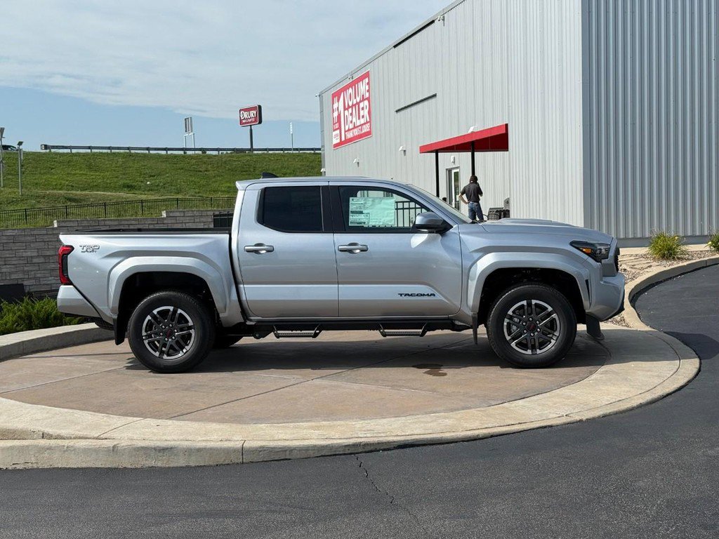 New 2025 Toyota Tacoma TRD Sport video 2