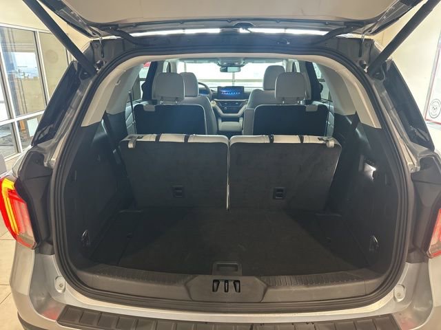 Used 2025 Ford Explorer Platinum w/ Ultimate Package AWD/4WD image 10