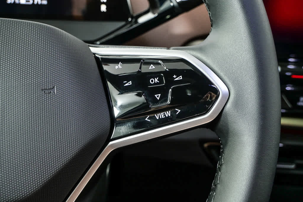 Used 2024 Volkswagen ID.4 2WD image 14