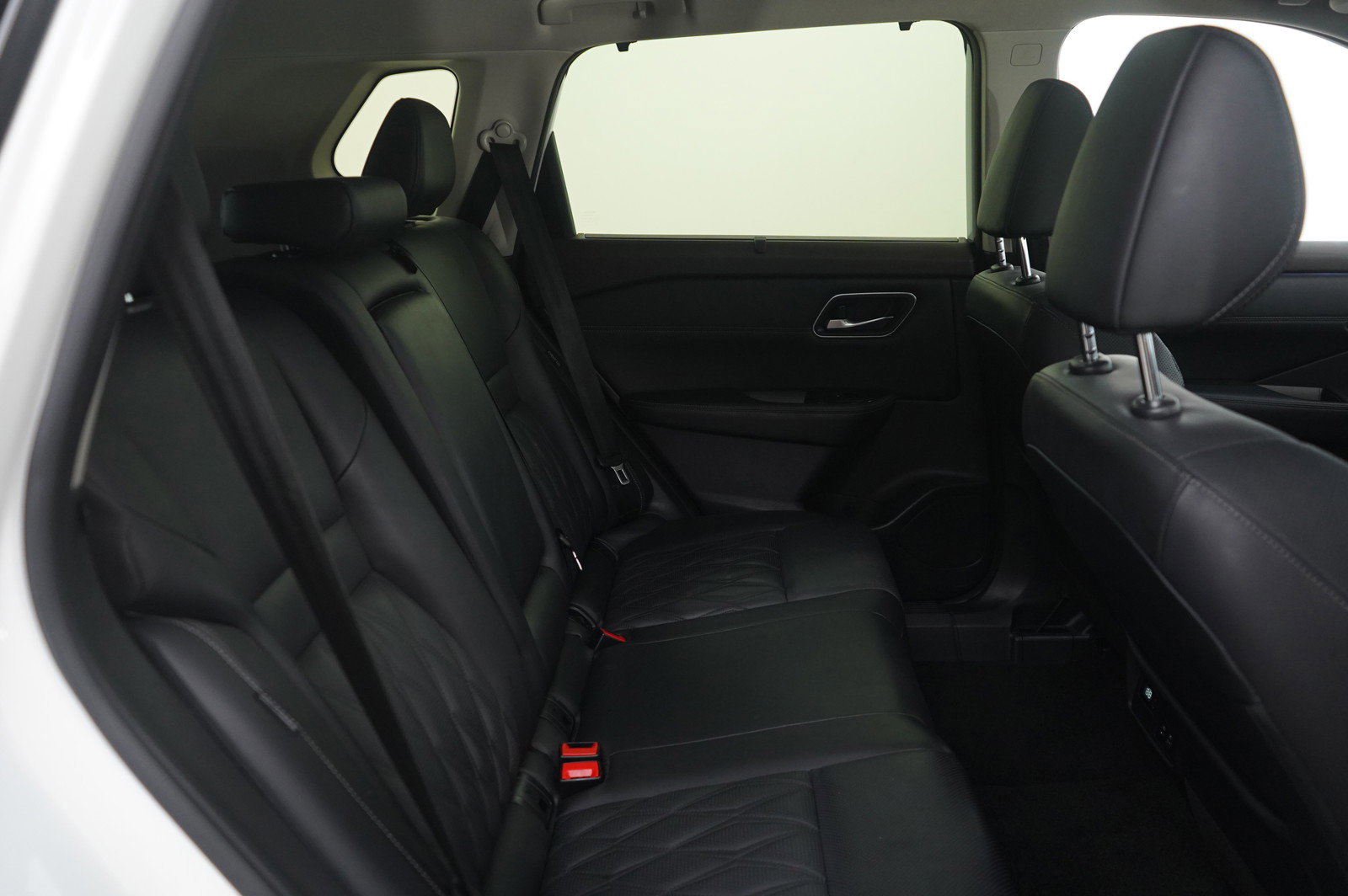 Used 2023 Nissan Rogue Platinum w/ Platinum Premium Package image 12