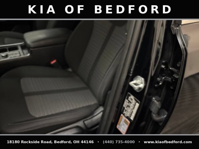 Certified 2023 Kia Sorento LX FWD image 13