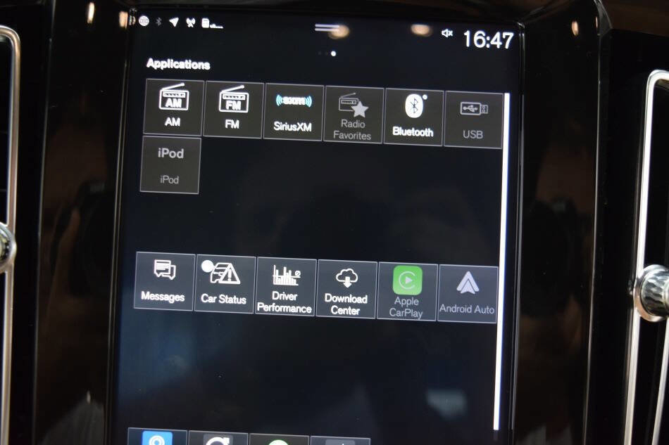 Used 2020 Volvo XC40 T5 Momentum w/ Protection Package Premier image 64