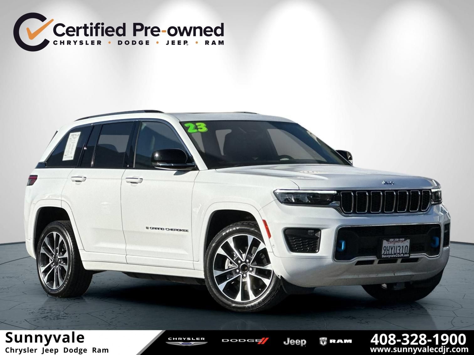 Used 2023 Jeep Grand Cherokee Overland AWD/4WD image 1
