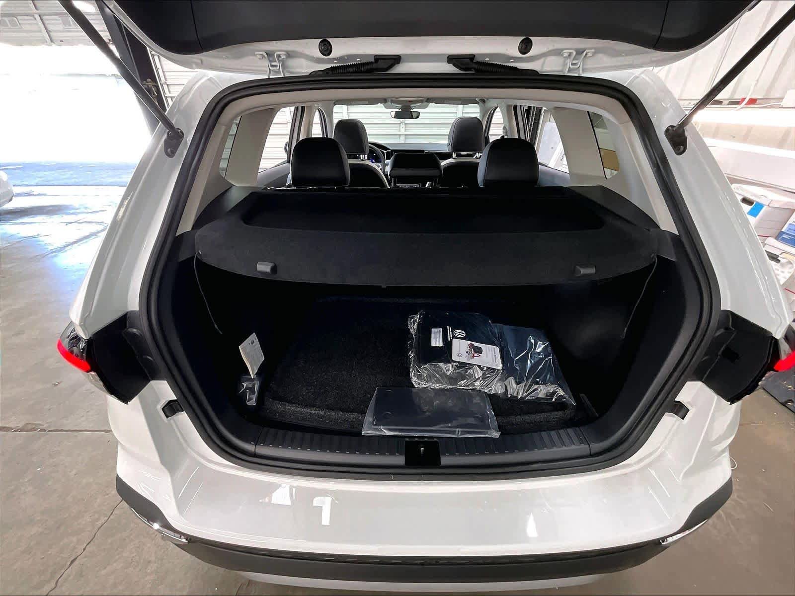 New 2026 Volkswagen Taos SE AWD/4WD image 28