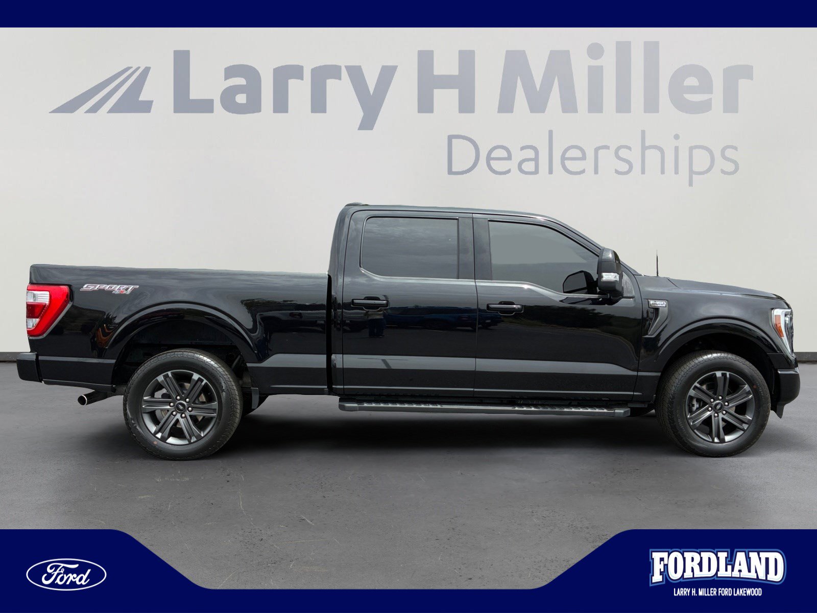 Used 2023 Ford F150 Lariat w/ Equipment Group 502A High AWD/4WD image 6