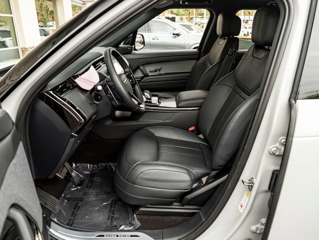 Used 2025 Land Rover Range Rover Sport Dynamic SE image 14