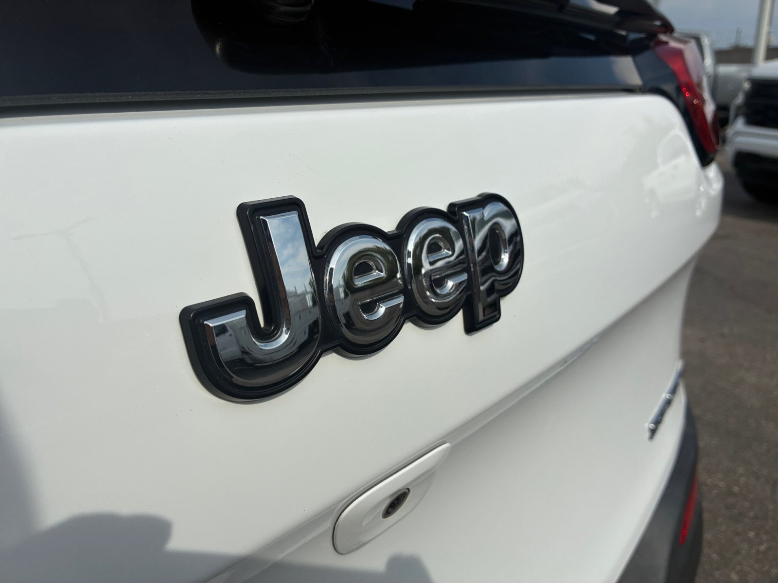 Used 2017 Jeep Cherokee Sport FWD image 26