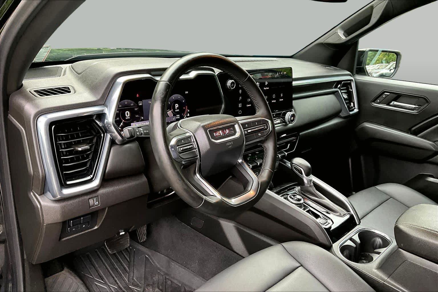 Used 2024 GMC Canyon Elevation w/ Elevation Premium Package AWD/4WD image 16