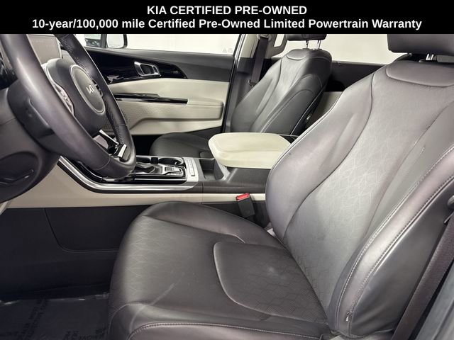 Certified 2024 Kia Carnival EX image 4
