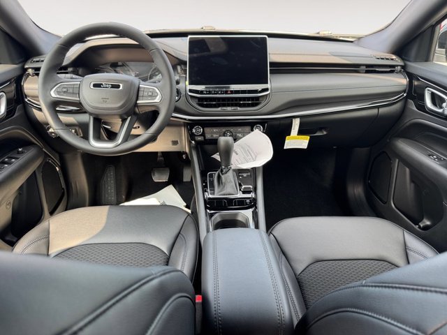 New 2026 Jeep Compass Latitude AWD/4WD image 10