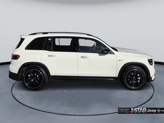 Used 2026 Mercedes-Benz GLB 35 AMG 4MATIC image 4
