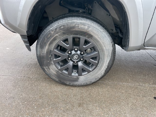 Used 2023 Toyota Tacoma SR5 w/ Technology Package AWD/4WD image 29