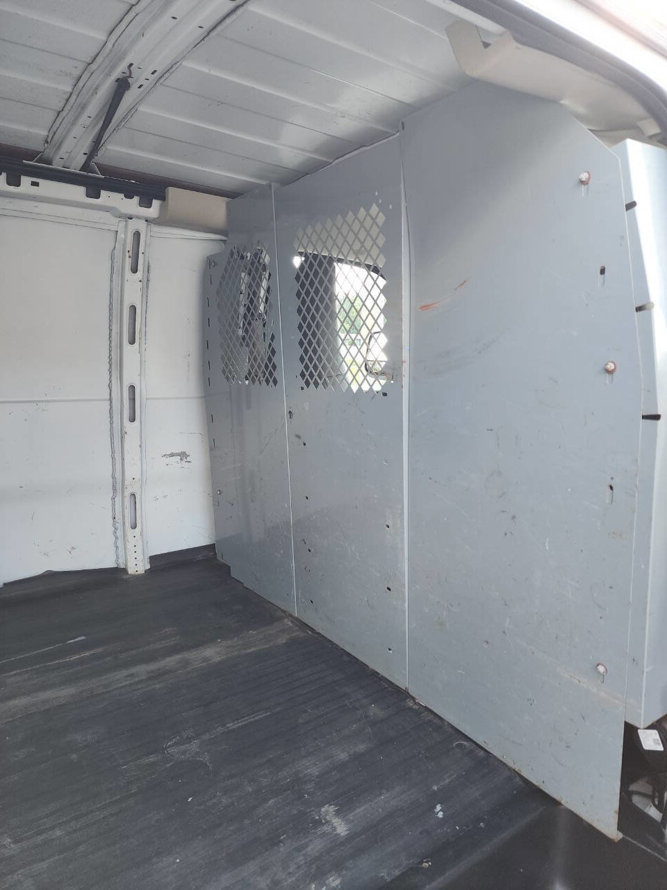 Used 2018 Chevrolet Express 2500 Extended image 29