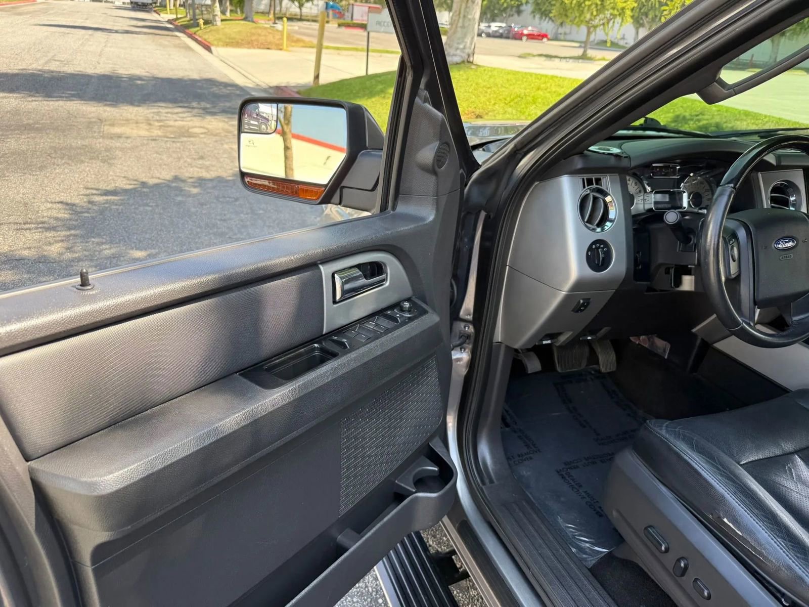 Used 2014 Ford Expedition Limited w/ Equipment Group 301A image 12