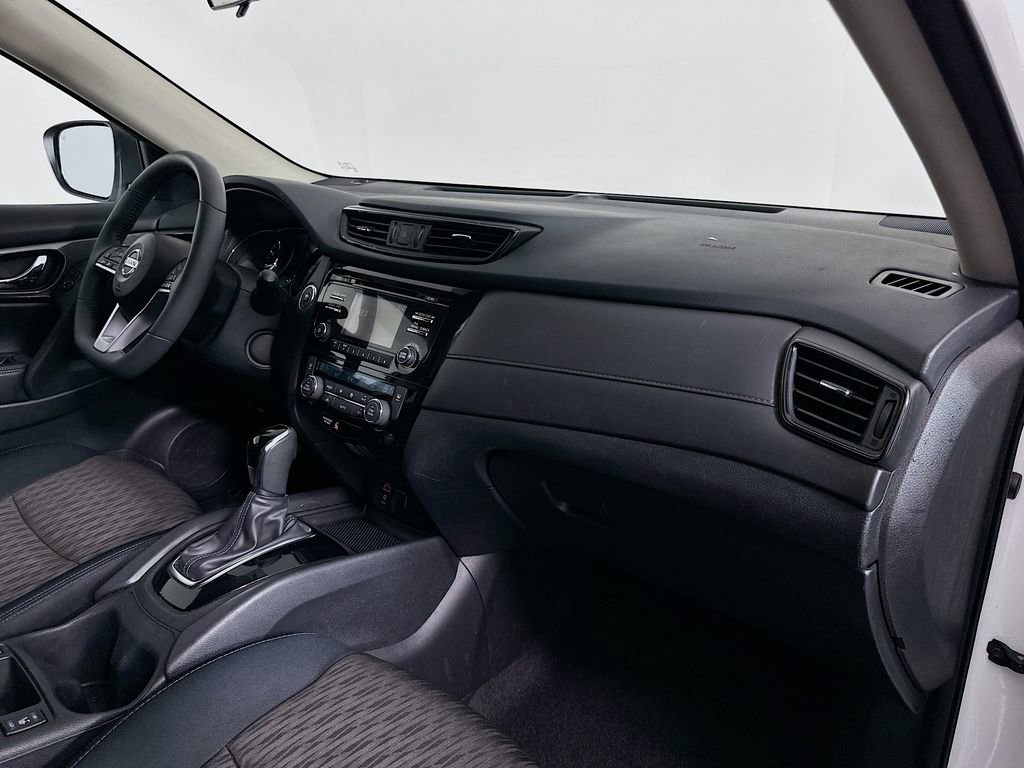 Used 2017 Nissan Rogue SV w/ Midnight Edition FWD image 28