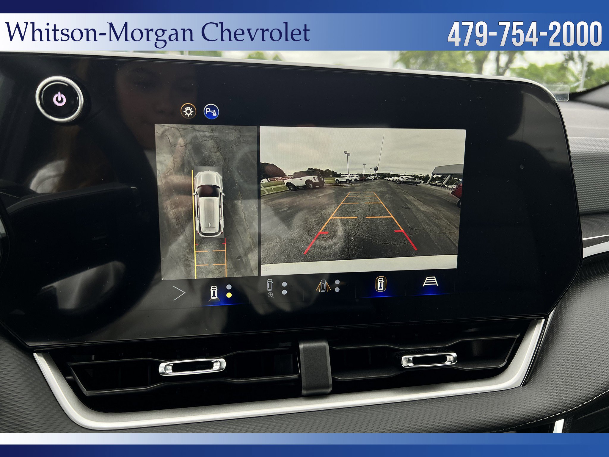 New 2026 Chevrolet Equinox LT w/ Safety and Technology Package FWD image 2