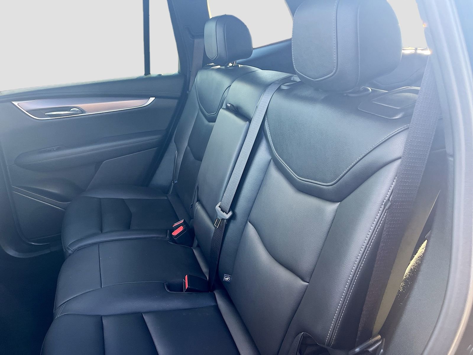 Used 2025 Cadillac XT6 Luxury w/ LPO, Floor Liner Package AWD/4WD image 25
