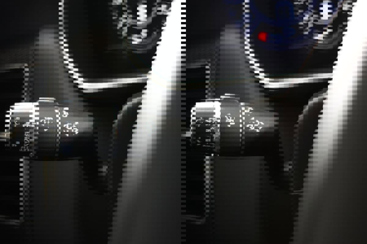 Used 2018 Land Rover Range Rover Sport SVR image 28