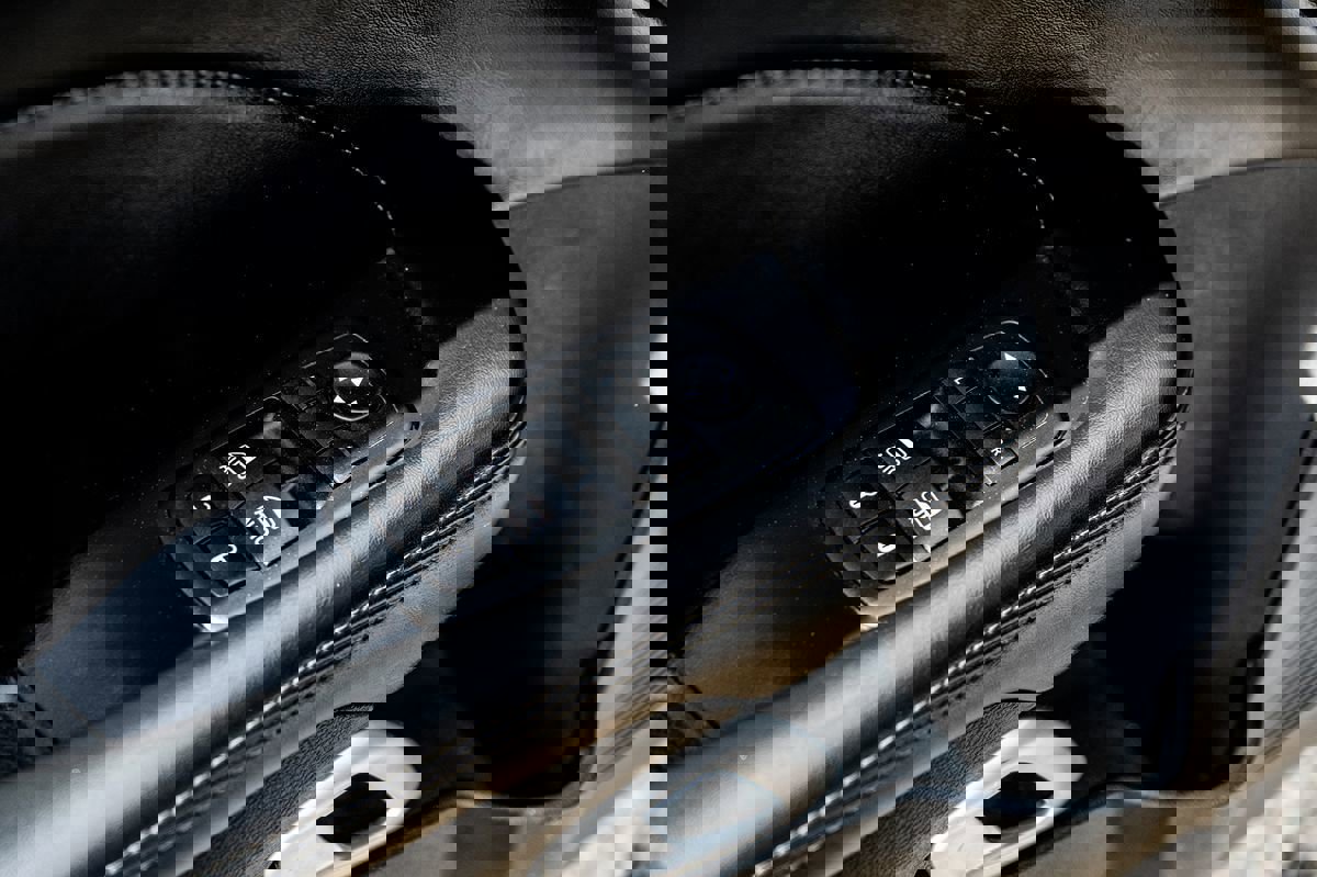 Used 2016 Dodge Challenger R/T Scat Pack w/ Leather Interior Group image 23