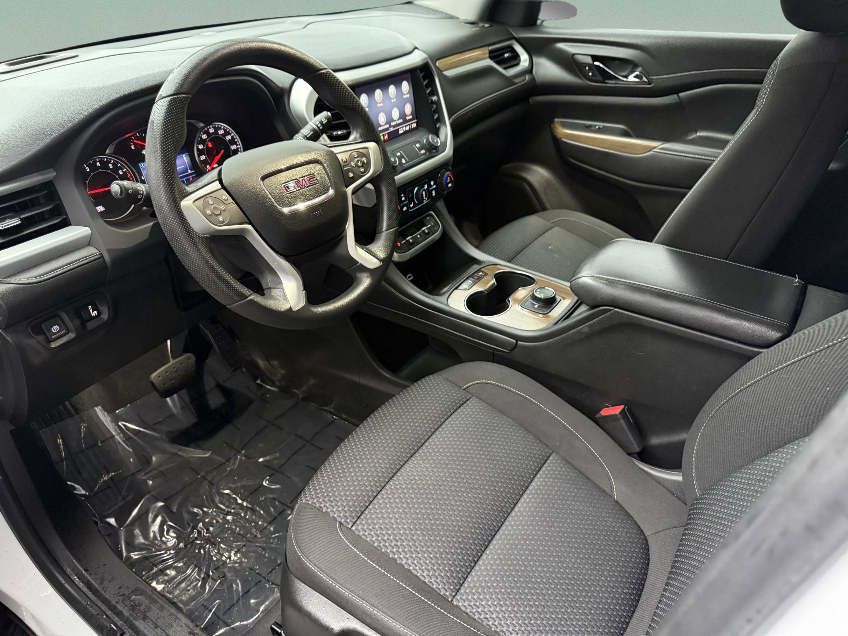 Used 2022 GMC Acadia SLE image 9