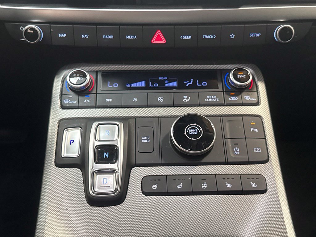 Used 2025 Hyundai Palisade SEL FWD image 16