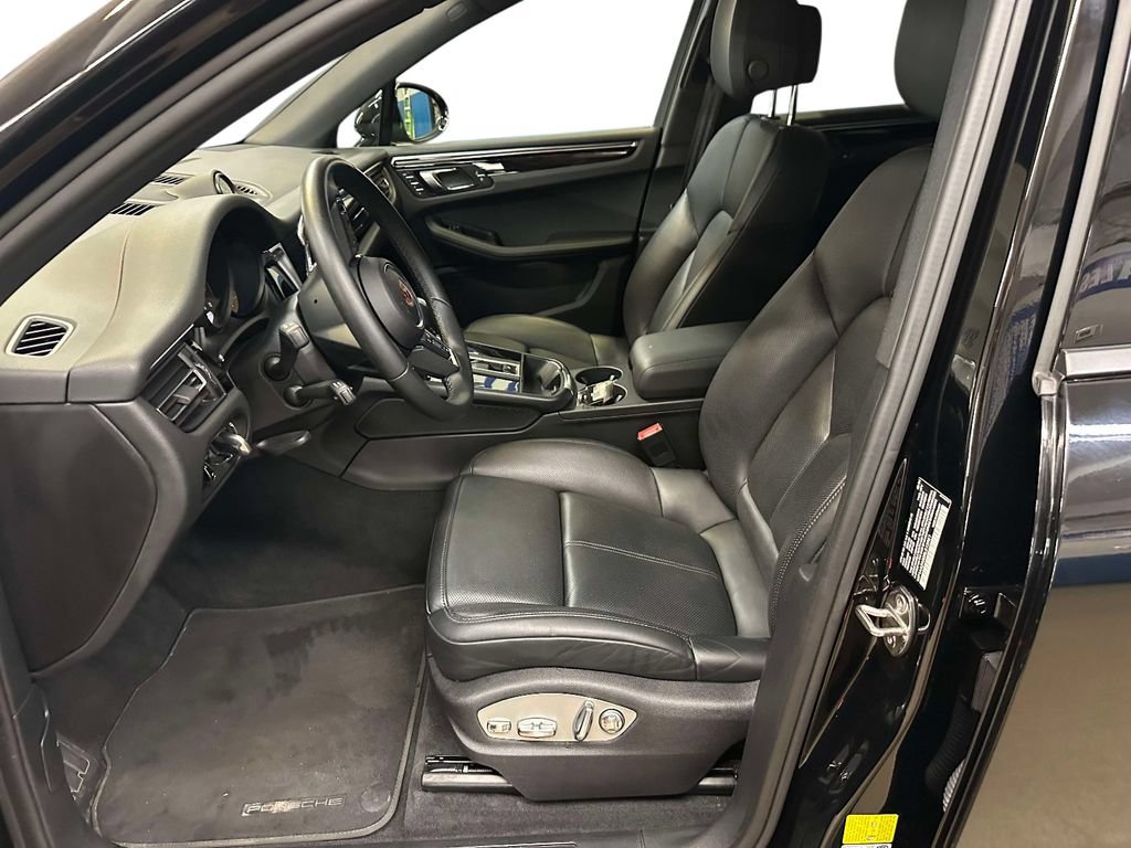 Used 2024 Porsche Macan AWD/4WD image 6