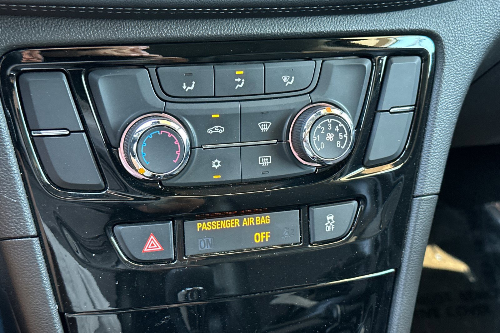 Certified 2019 Buick Encore Preferred w/ Safety Package FWD image 21