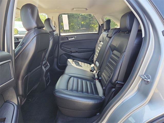 Used 2023 Ford Edge SEL image 9