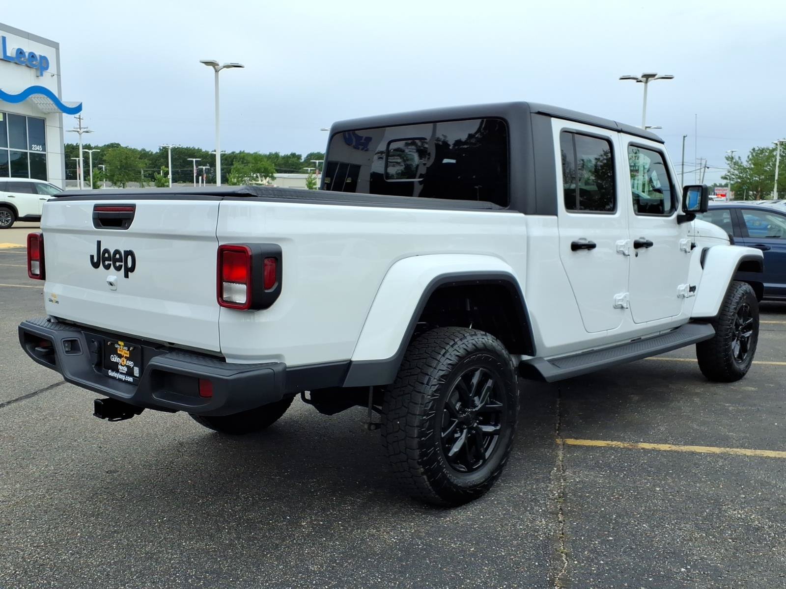 Used 2022 Jeep Gladiator Sport AWD/4WD image 11